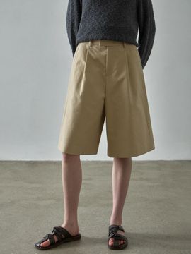 FACADE PATTERN Wide Bermuda Cotton Shorts [beige]