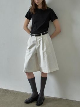 FACADE PATTERN Wide Bermuda Cotton Shorts [White]
