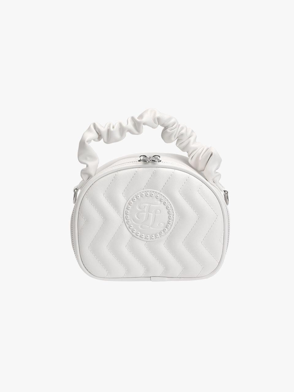 FAIRLIAR GOLF Pearl Patch Quilted Detachable Strap Tote Bag [Ivory]