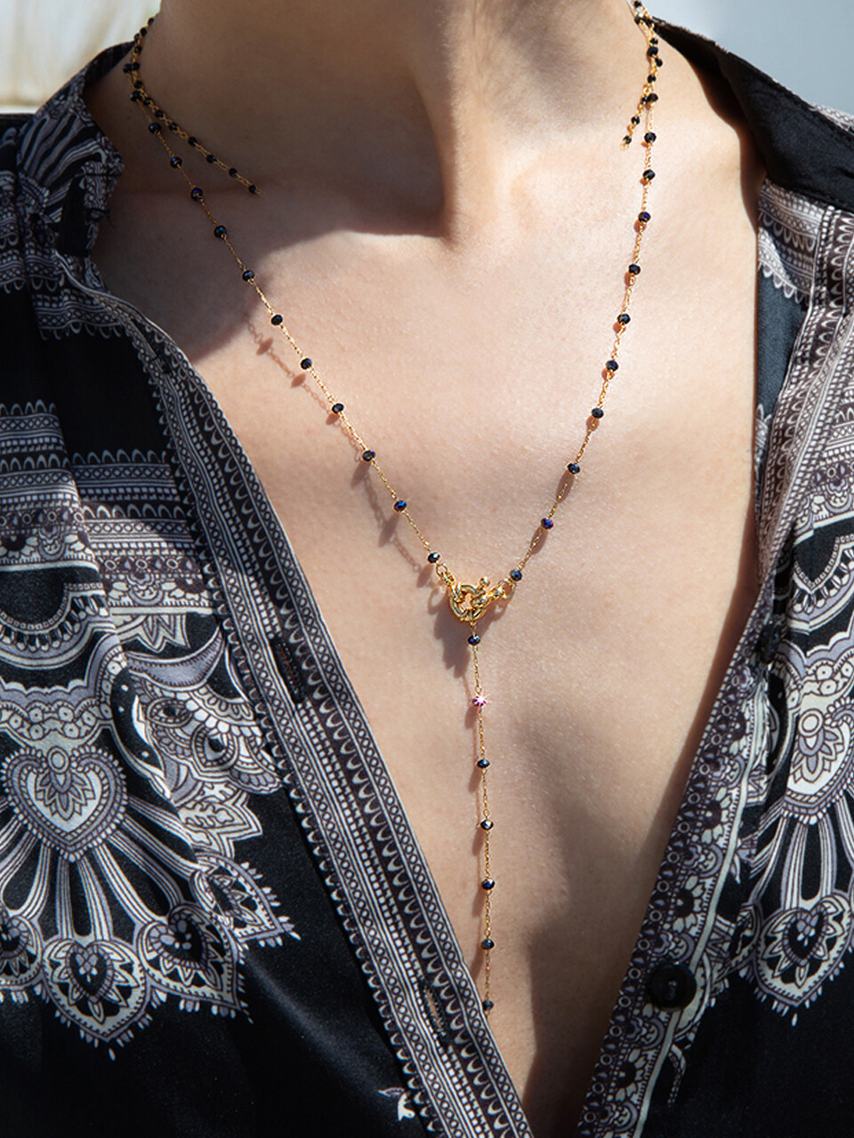 FANTASTIC PLANET Black Crystal Y Necklace