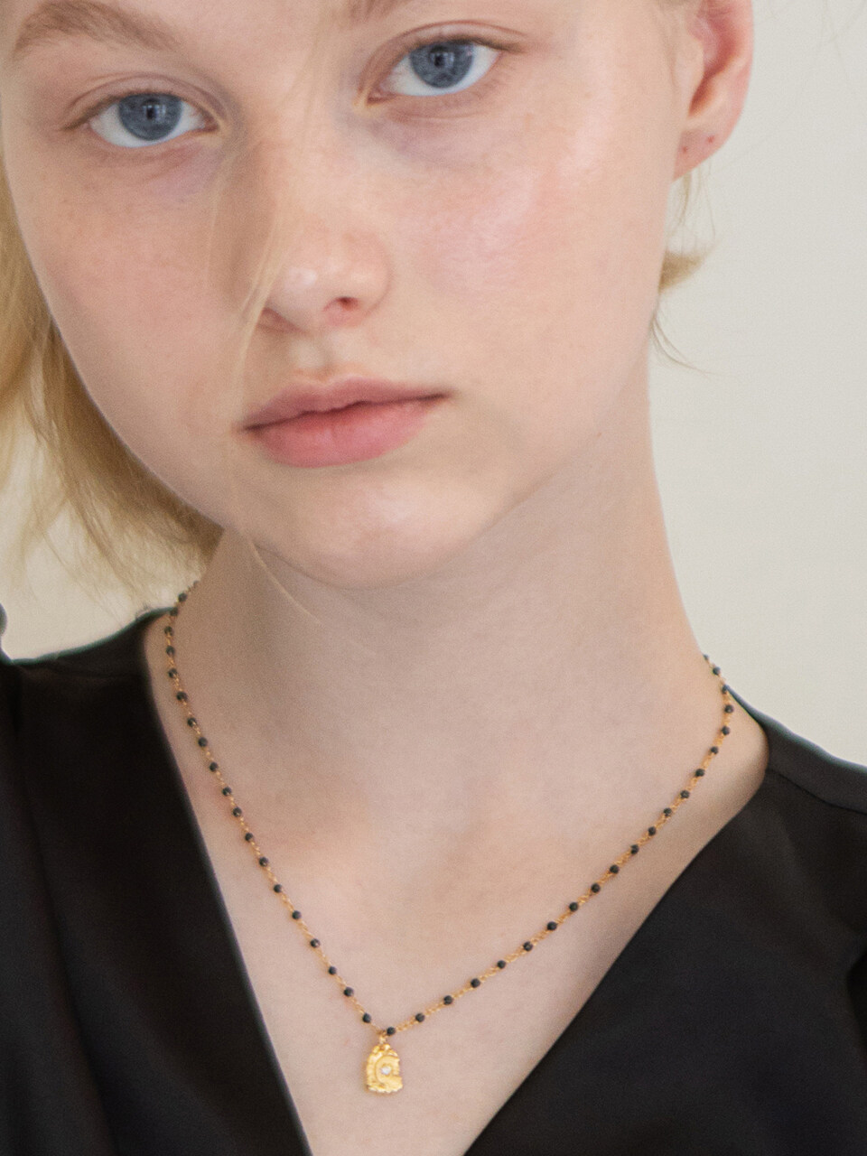 FANTASTIC PLANET Black Dot Objet Necklace