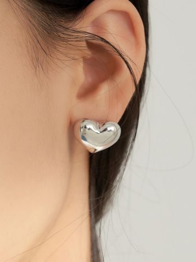 FANTASTIC PLANET Bold Voluminous Heart Titanium Earrings