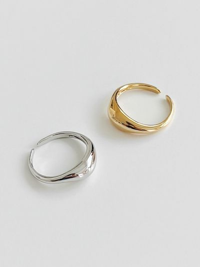 FANTASTIC PLANET Camel Curve Ring (2 Colors)