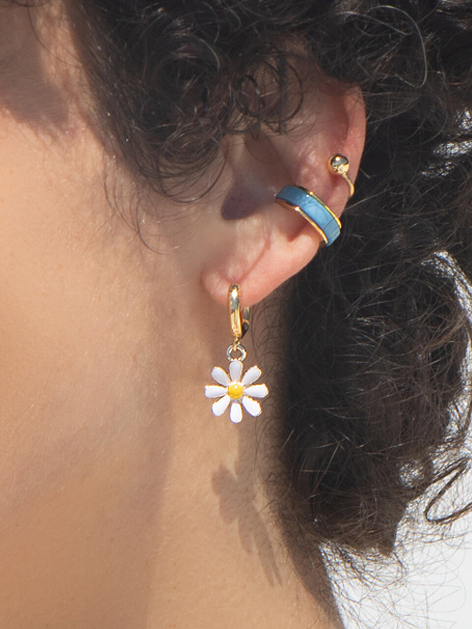 FANTASTIC PLANET Daisy Bold One touch Earrings
