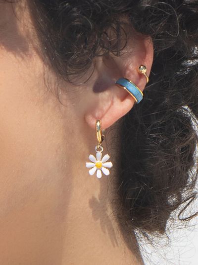 FANTASTIC PLANET Daisy Bold One touch Earrings