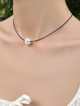 FANTASTIC PLANET Handcrafted Adjustable String Ball Necklace [Pink Beige]