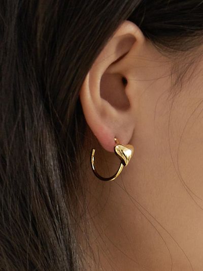 FANTASTIC PLANET Nickel-free Titanium Heart Hoop Earrings
