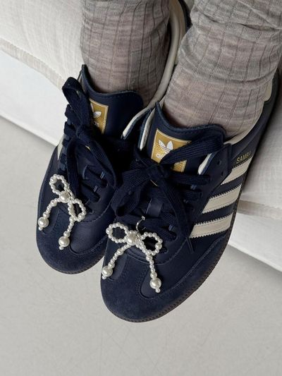 FANTASTIC PLANET Pearl Ribbon 2piece Shoe Charm