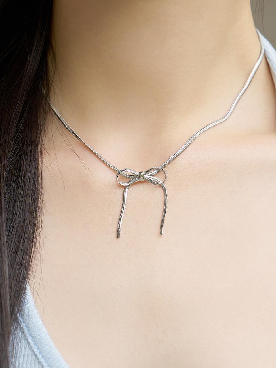 FANTASTIC PLANET Point Ribbon Embossed Texture Chain Necklace