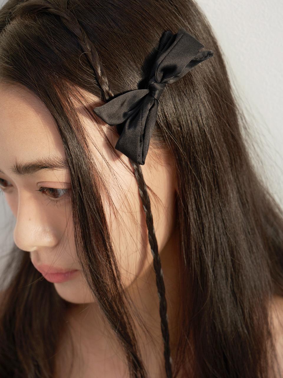 FANTASTIC PLANET Satin Handcrafted Ribbon Hair Pin