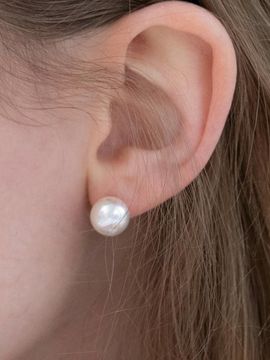 FANTASTIC PLANET Silver 925 Classic Pearl Stud Earrings