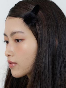 FANTASTIC PLANET Velvet Fur Oval Hair Pin