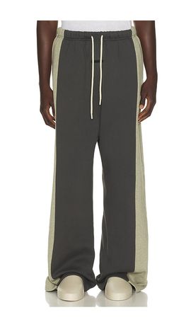 Fear of God ESSENTIALS Fear of God ESSENTIALS Panelled Lounge Pant