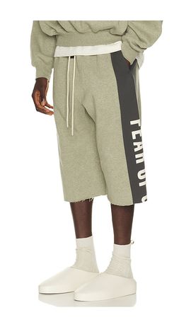 Fear of God ESSENTIALS Fear of God ESSENTIALS Panelled Undone Cut Off Sweatpant