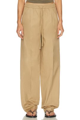 Fear of God ESSENTIALS Fear of God ESSENTIALS Pleat Front Drawstring Pant