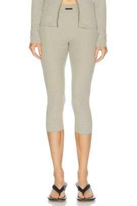 Fear of God ESSENTIALS Fear of God ESSENTIALS Rib Knit Capri Pant