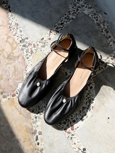 february second Drop Pearls Ankle Strap Black
