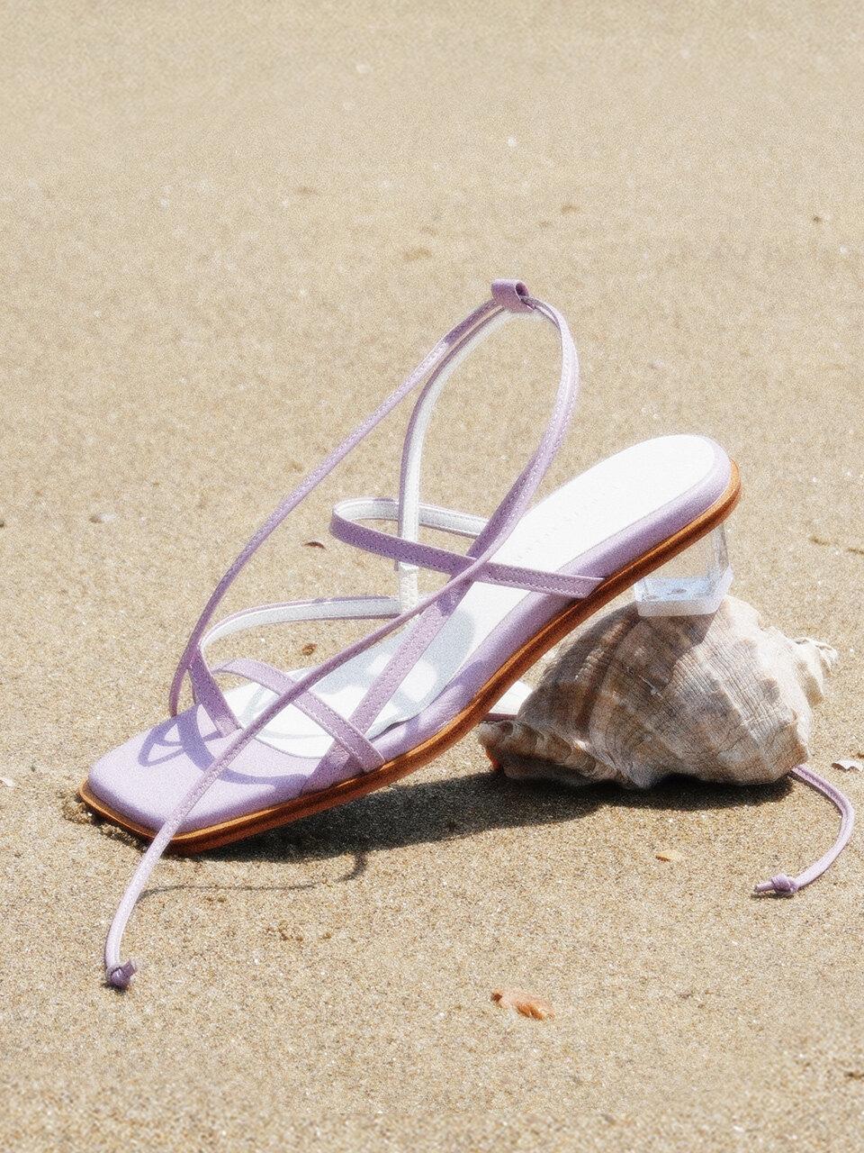 february second Flip-Flop Strap Sandals Lilac
