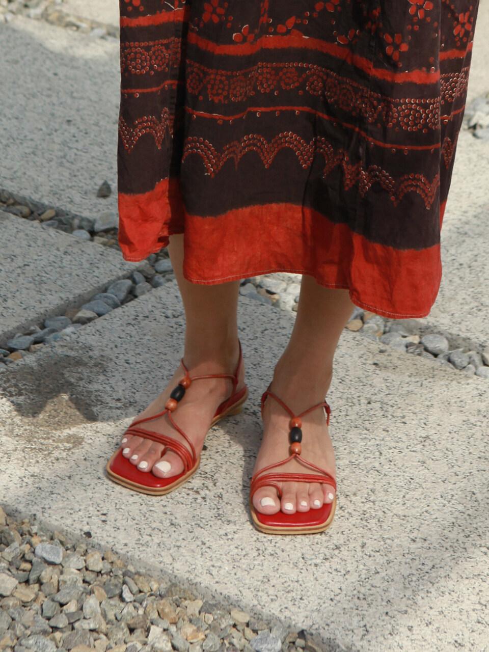 february second Formica Ring Sandals Red