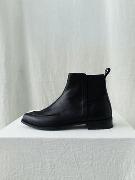february second French Chelsea Boots Black