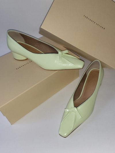 february second Ribbon Pumps