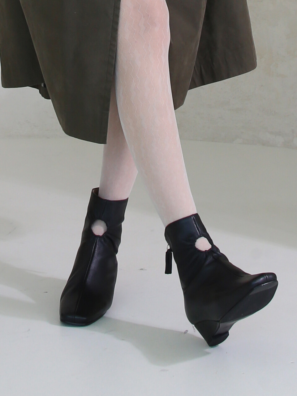 february second Shirring hole wedges - Black