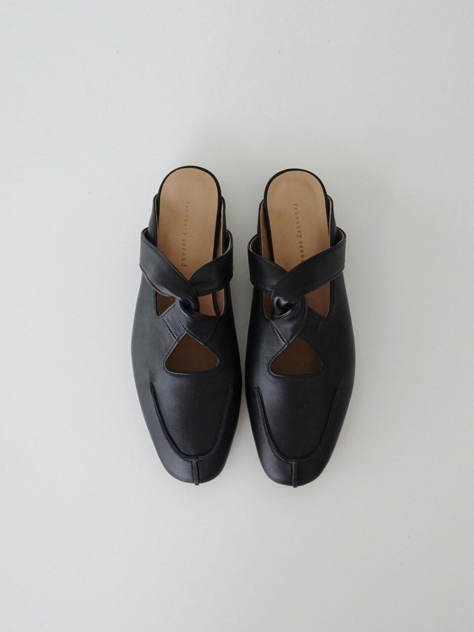 february second Twist Bloafers Black