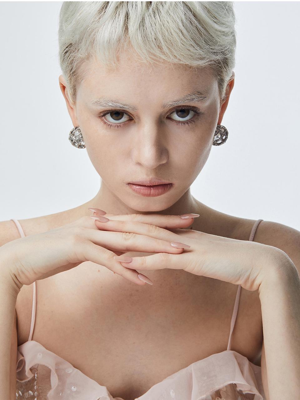 FEVERISH Chamber 2 Sizes Earrings (Silver)