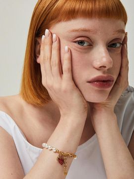 FEVERISH Pearl Berry Bracelet