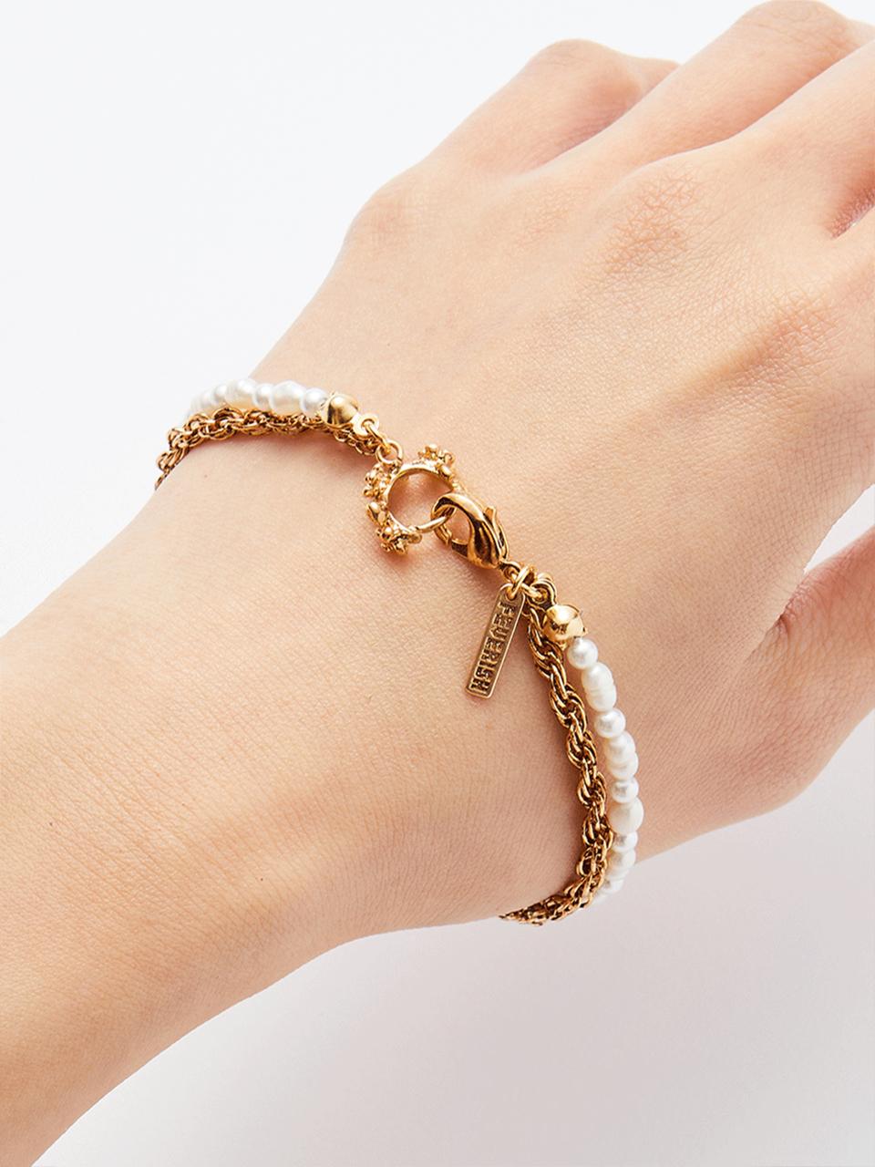 FEVERISH Rose Hook Pearl Bracelet [Gold]