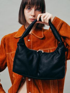 FILLINTHEBLANK Soft Basket Hobo Bag (S) (black)