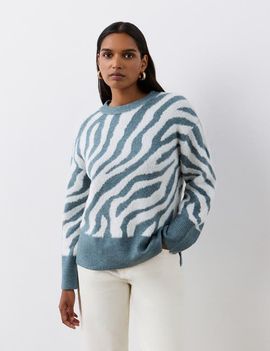 Finery London Finery London Tully Animal Print Knitted Sweater