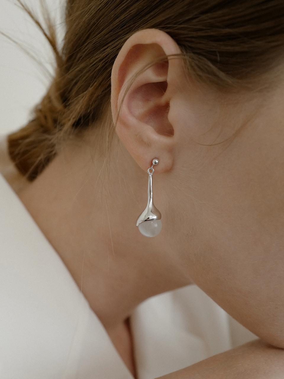fiore Handcrafted Moonstone Drop Earring
