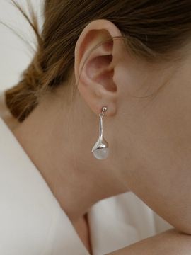 fiore Handcrafted Moonstone Drop Earring