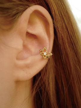 fiore Handcrafted Swarovski Crystal Wing Earcuff
