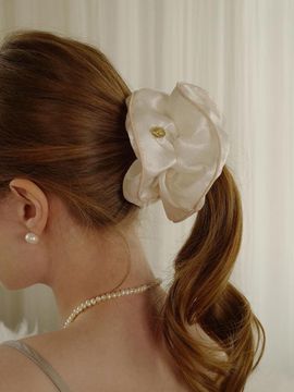 fiore silk line scrunchie