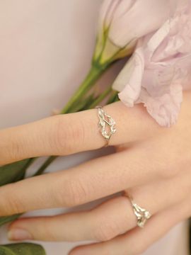 fiore Water Drop Crystal Sterling Silver Fleur Ring