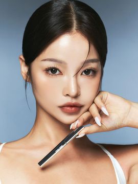 FIVE VIBE Extra Slim Curl Up Mascara
