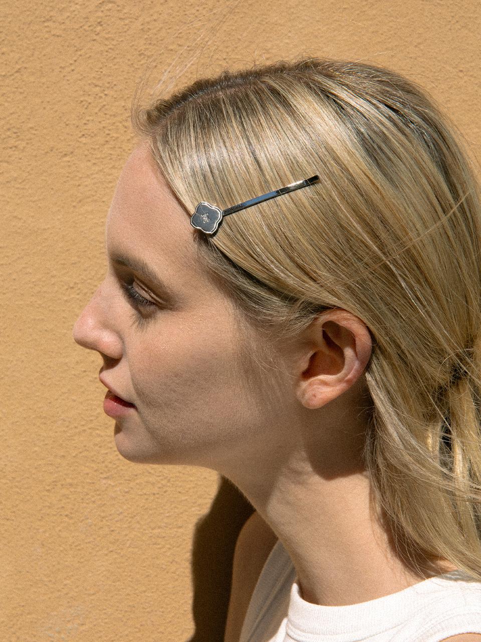 FOLNUA Metal Handcrafted Clover Hair Pin [SILVER]