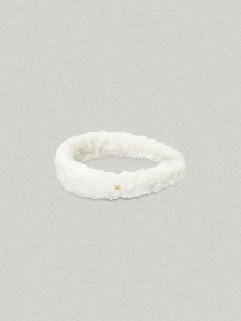 FOLNUA Square Logo Velvet Furry Hairband [IVORY]