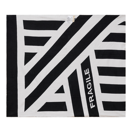 Fragile Fragile Pattern Knit Blanket