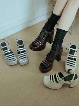 fri fla Chunky Heel Strap Sandal