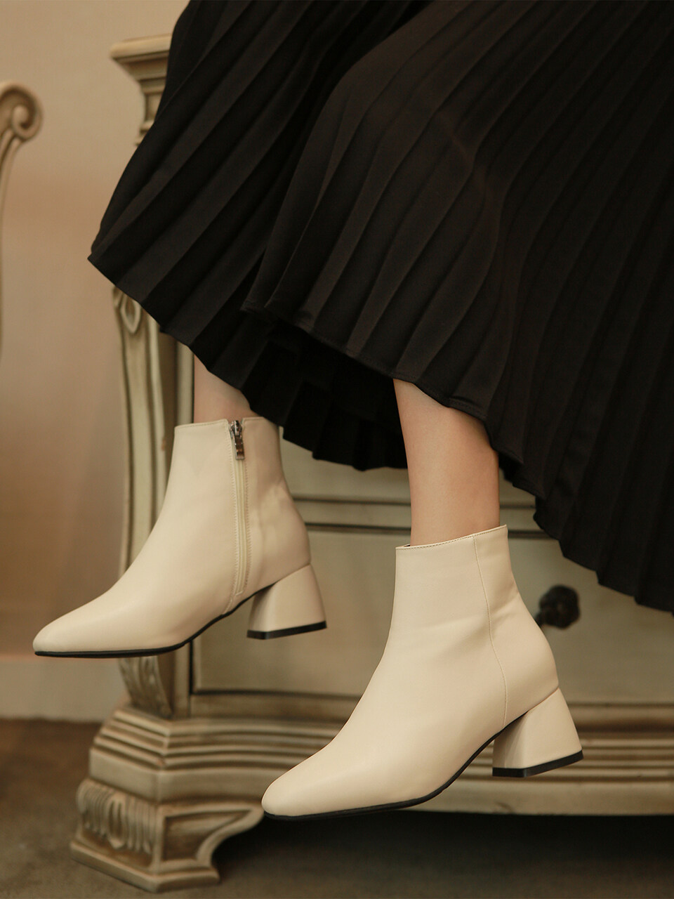 fri fla Zip-Up Ankle Boots - 5 Colors