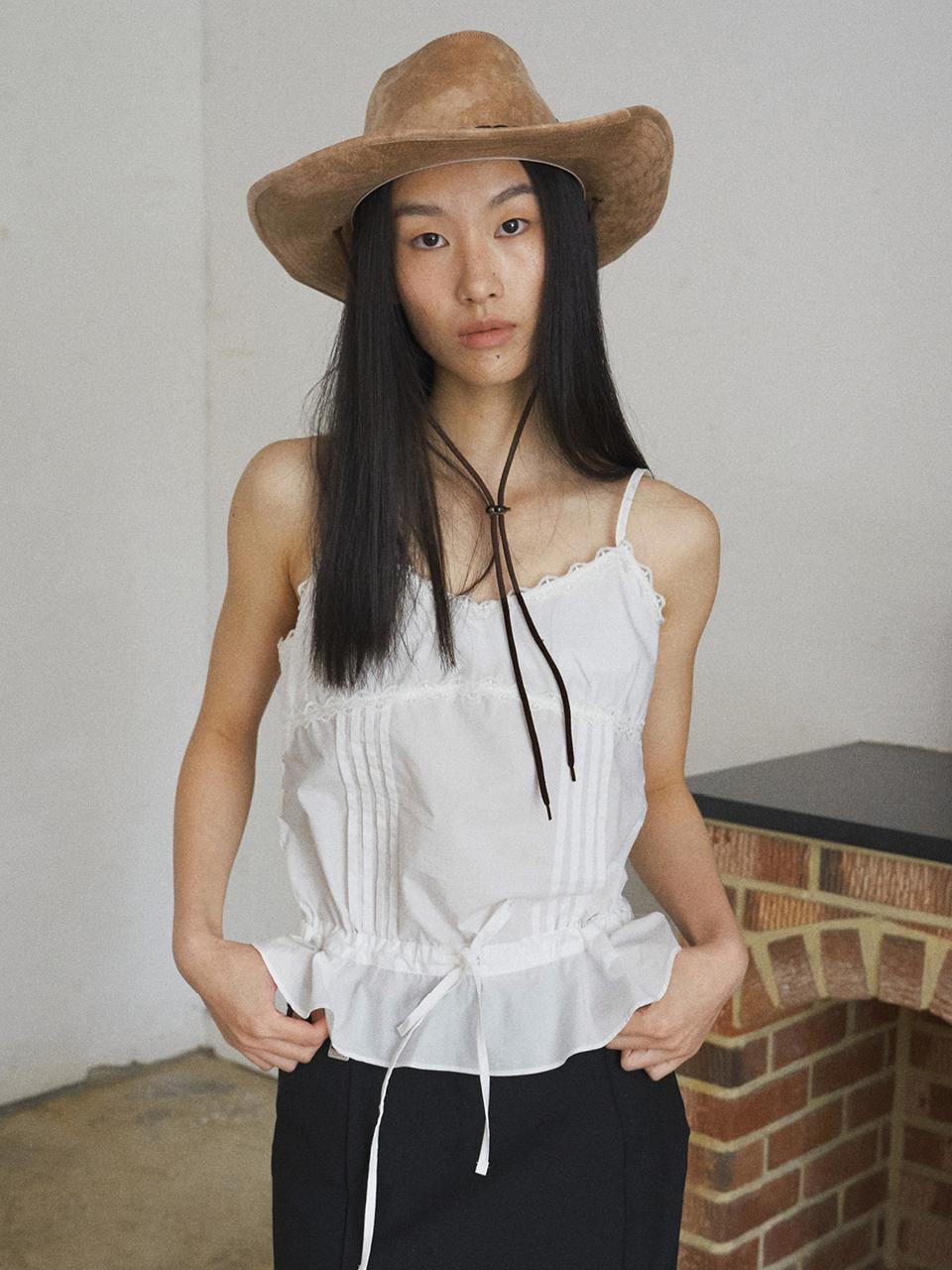 fromwhere LACE PINTUCK SLEEVELESS BLOUSE [WHITE]