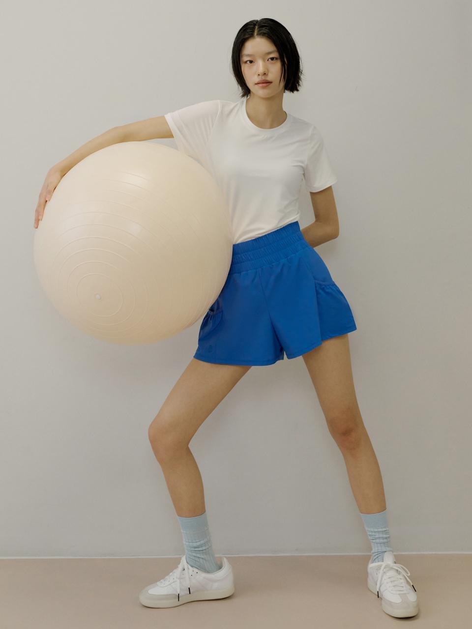 FRONT2LINE Classy Flare Shorts