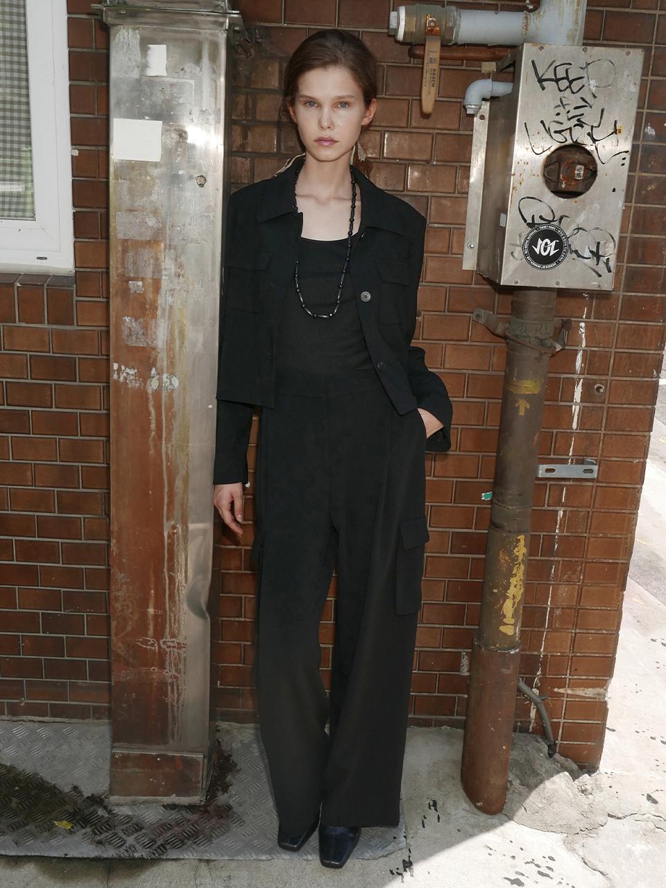 FRONTROW [Drama Signature] Pleated Cargo Trousers