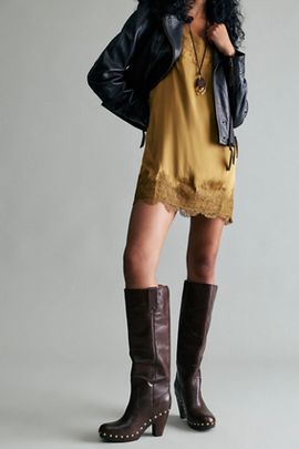 Frye Frye Cindy Pull-On Boots