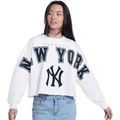 G-III 4HER BY CARL BANKS Women's G-III 4Her by Carl Banks White New York Yankees Bleachers Cropped Pullover Sweatshirt 