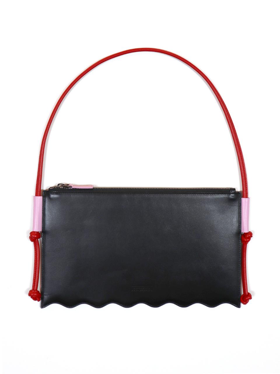 GAYEON LEE Leather Curved Mini Bag [Black]