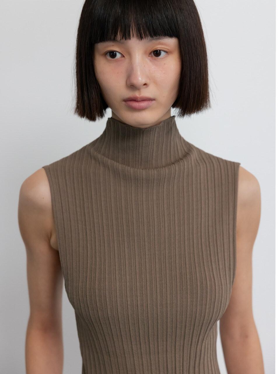 GBH APPAREL SLIM PLEATS SLEEVELESS TANK [Coco Brown]